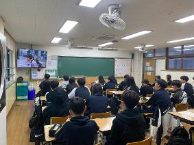 5월 나침반안전교육- 보행중 휴대폰을 사용하지 않도록!(2024.4.25)