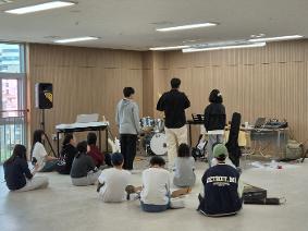 주제선택 : 밴드부 수업 장면